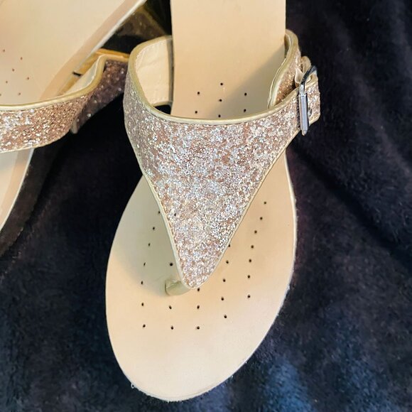 Gold Glitter Side Buckle Strap Platform Wedge Thong Sandals Size 6.5 - Picture 7 of 11